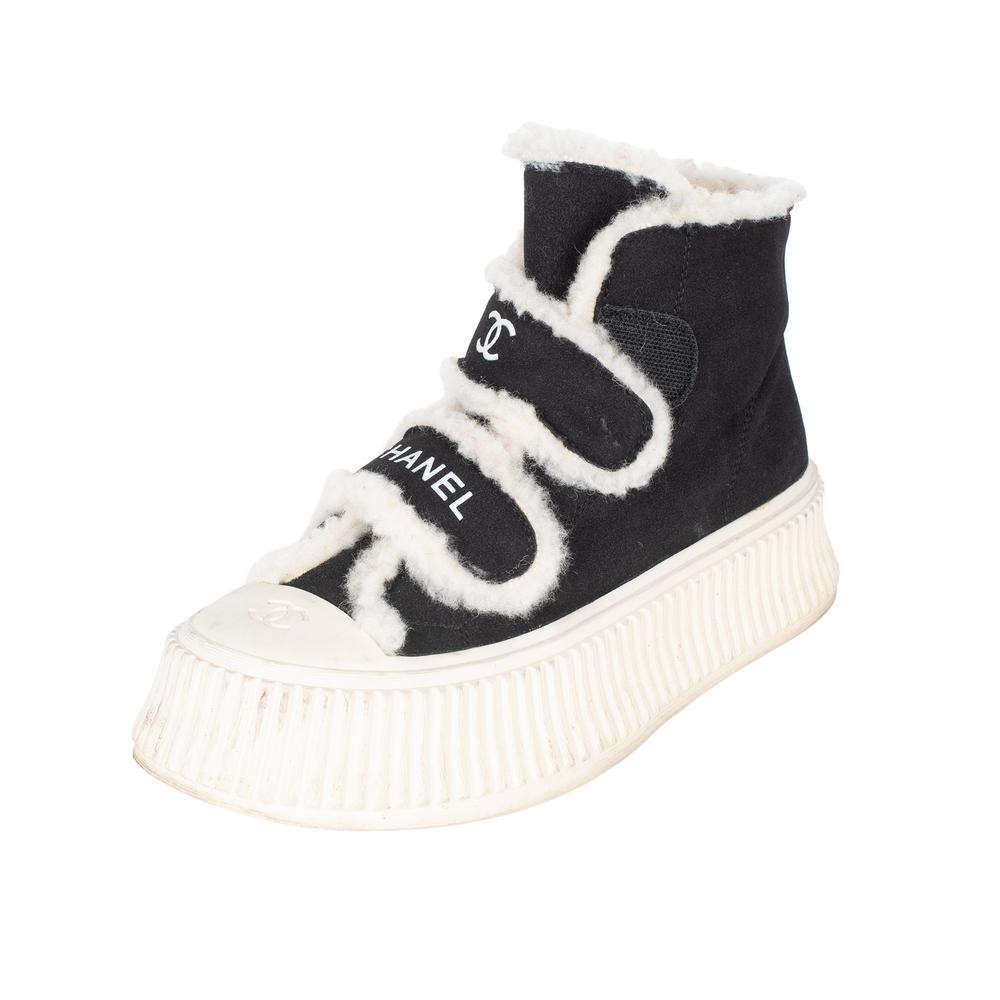 Chanel Shearling Size 39 Sneakers