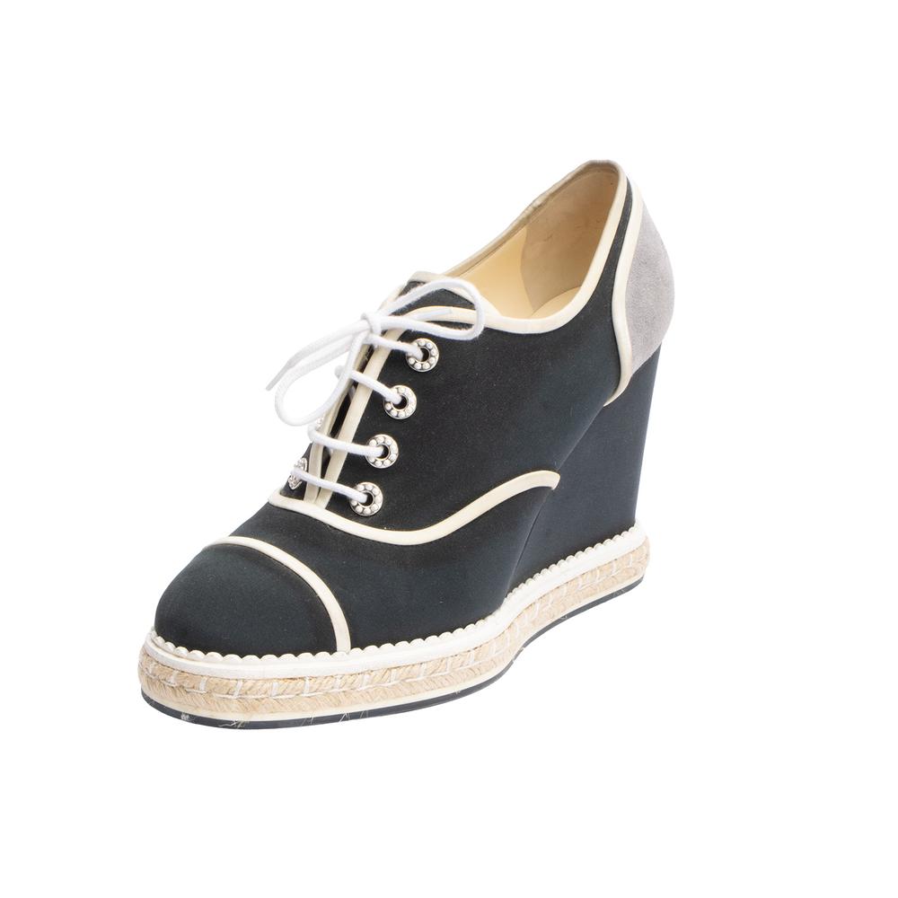 Chanel Navy Size 42 Wedges