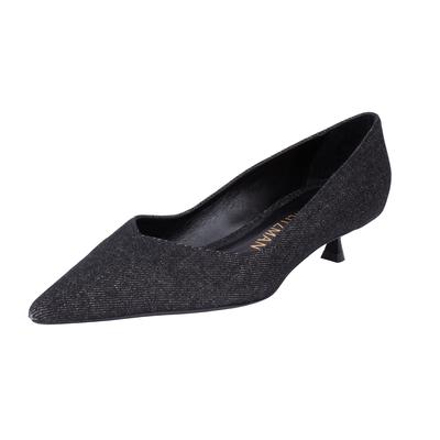 Stuart Weitzman Size 35 Black Pump