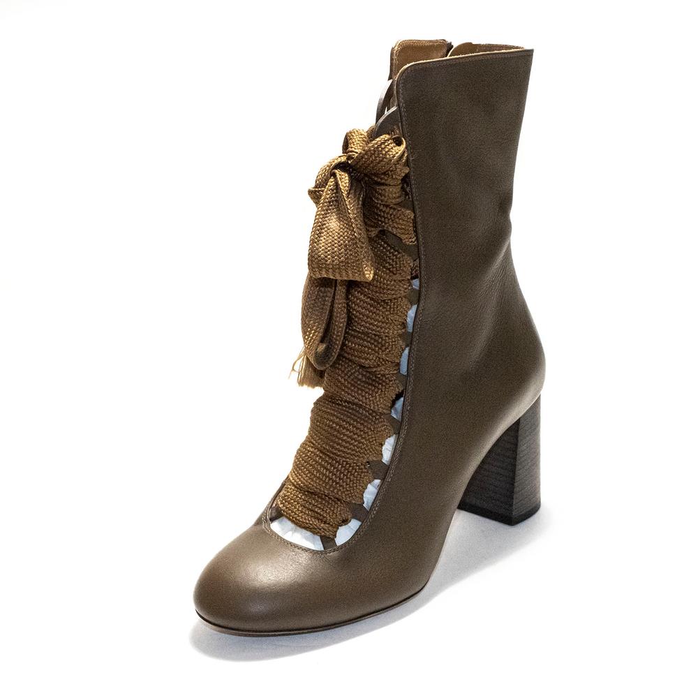  Chloe Size 38 Brown Lace- Up Boots
