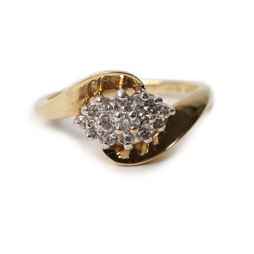  Va Size 7 10 Karat Yellow Gold Diamond Cluster Ring