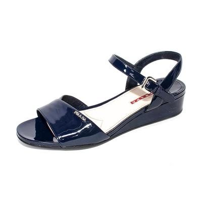 Prada Size 40 Blue Patent Sandals
