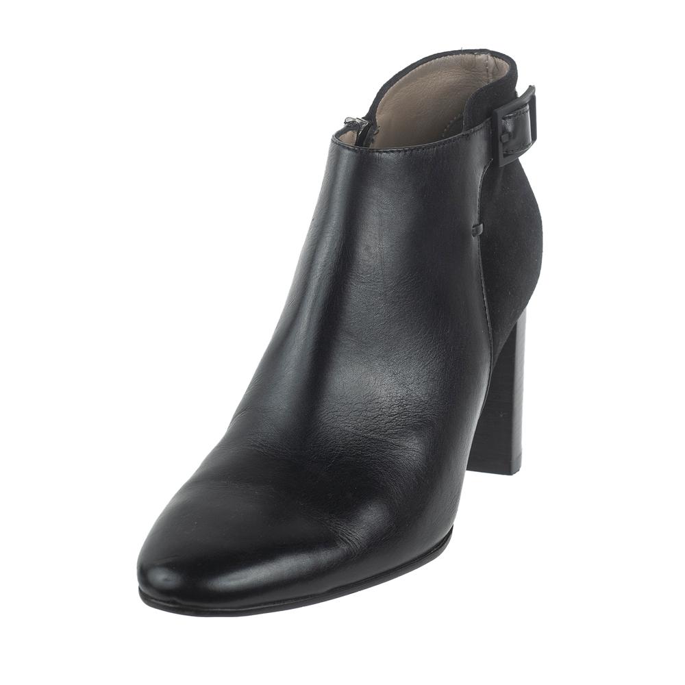  Aquatalia Size 6.5 Black Leather Heeled Boots