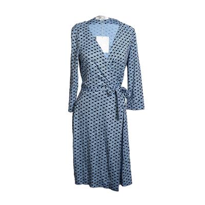 Diane Von Furstenberg Size 6 Printed Tie Dress