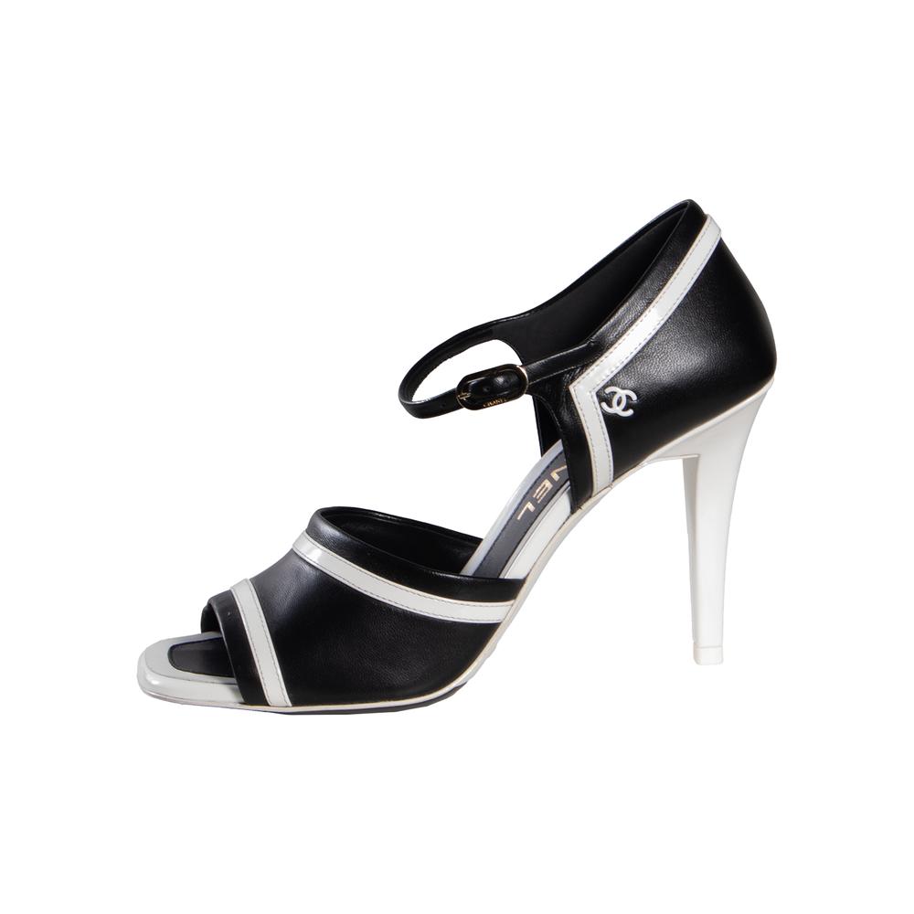  Chanel Size 37 Black & White 2022 High Heels