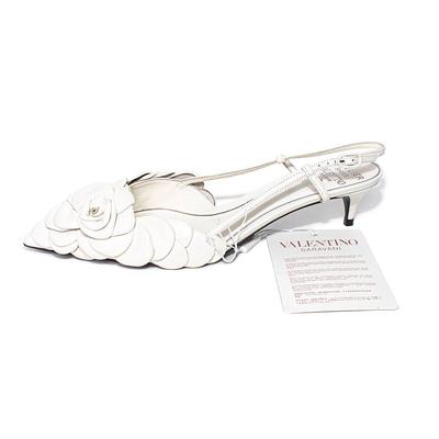 New Valentino Size 38.5 White Leather Rose Edition Heels
