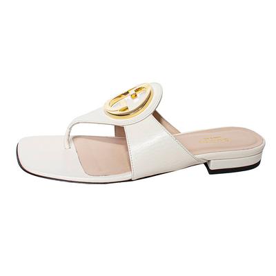 Gucci Size 37 White Leather Flip Flops