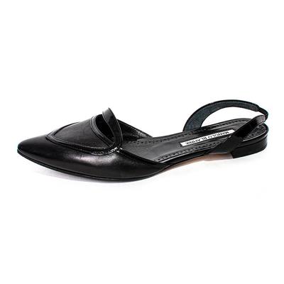 Manolo Blahnik Size 38.5 Black Patent Shoes