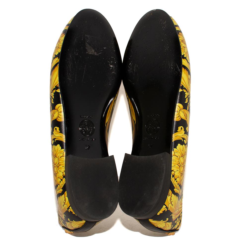 My Sister's Closet | Versace Versace Size 37 Black Leather Baroque Flats